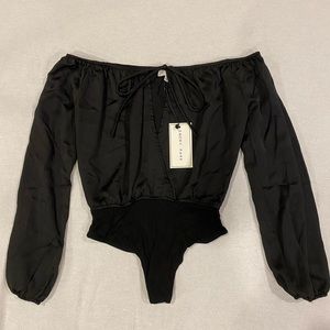 COLD SHOULDER BODYSUIT